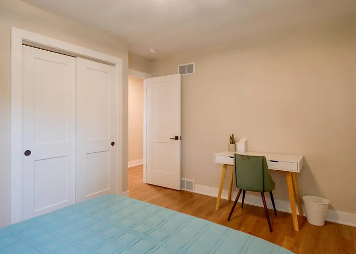Walk To Beach! Mccullom Family Getaway Holiday home McHenry
