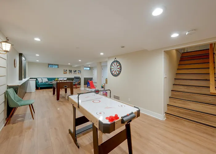 Walk To Beach! Mccullom Family Getaway Holiday home *