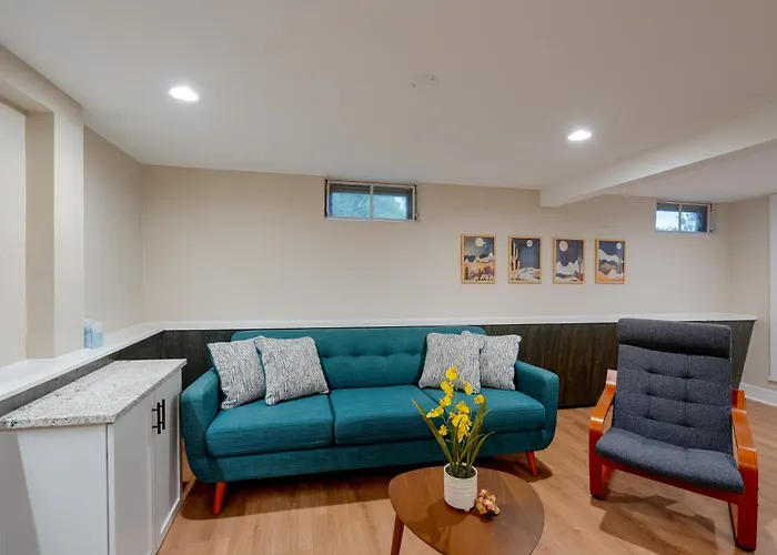 Walk To Beach! Mccullom Family Getaway Holiday home *